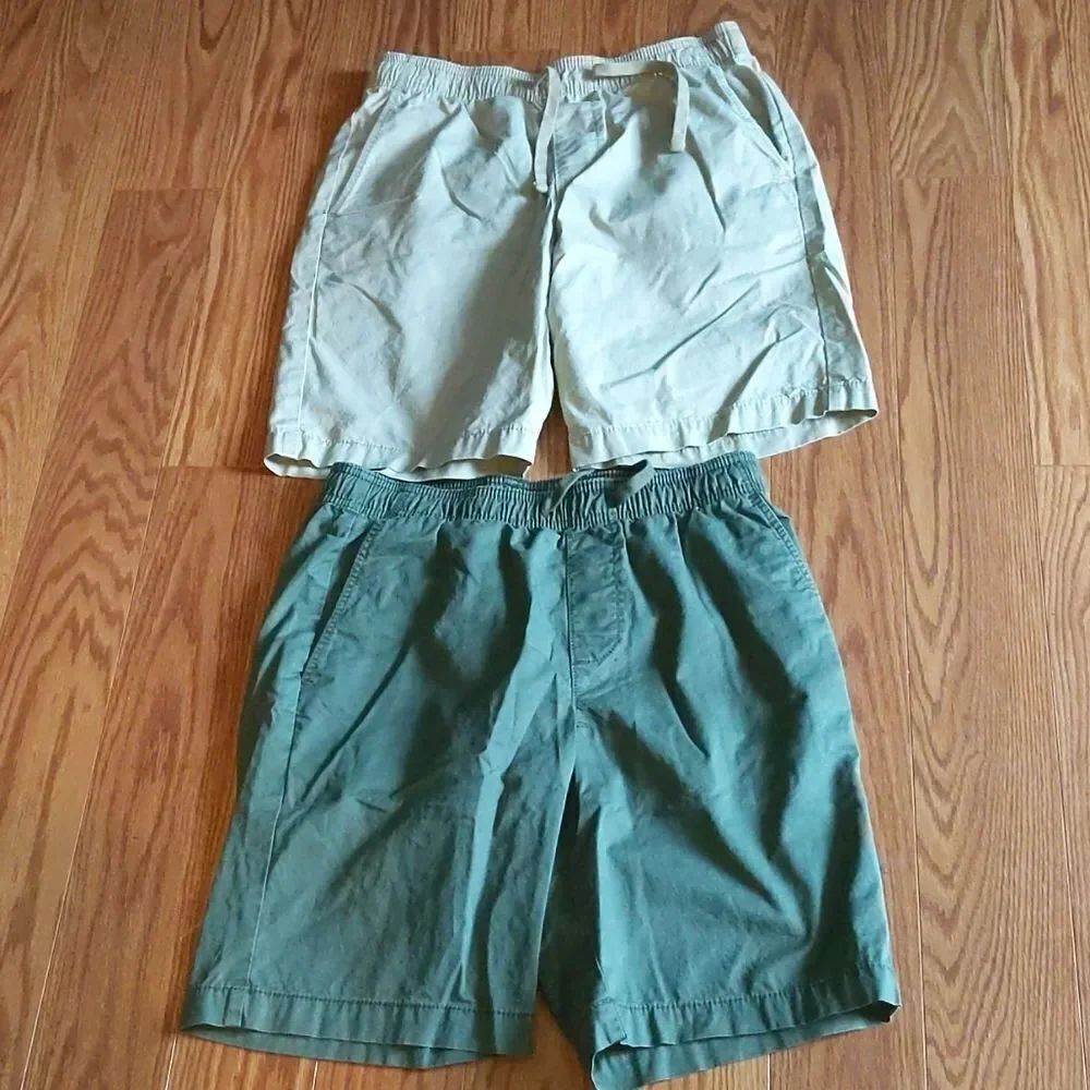 2 Pair  of Gap elastic waisted shorts Sz XS NWOT